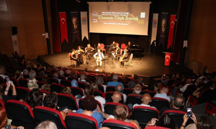 Cumhuriyetin 100. Yılı ile TOVAK’ın 30. Yılını Muhteşem Bir Konserle Kutlamanın Kıvancını Yaşadık